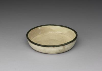 图片[3]-Brush washer with incised hibiscus pattern in white glaze, Song dynasty (960-1279)-China Archive